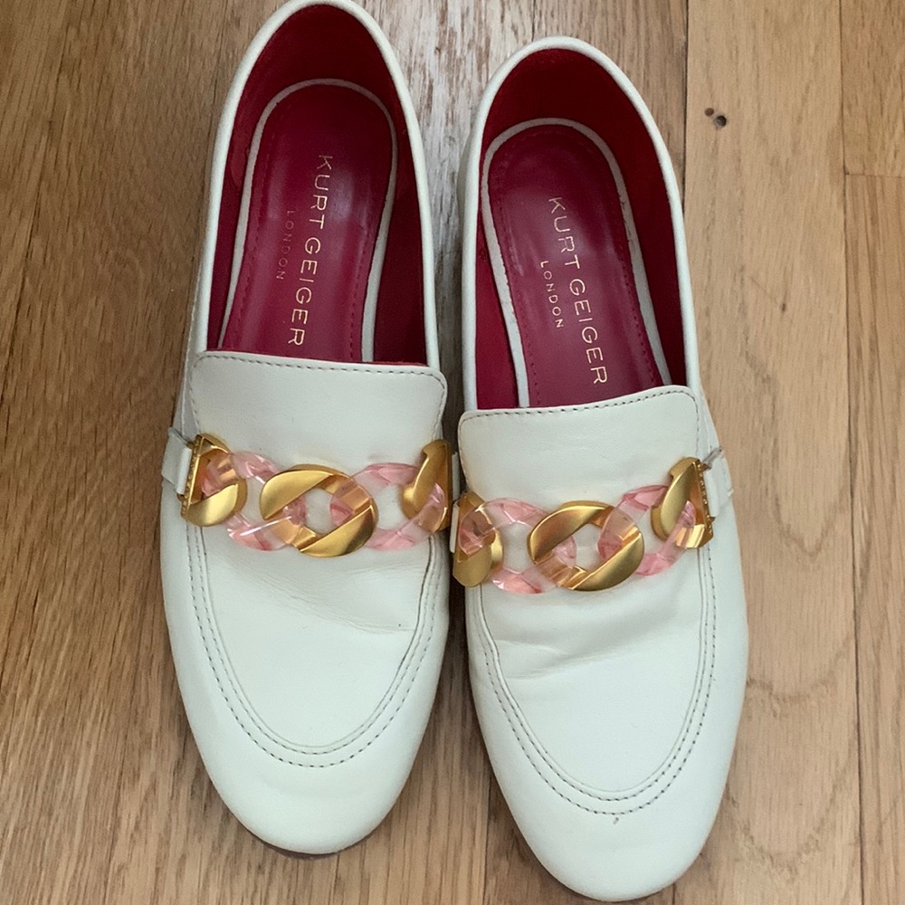 Kurt Geiger off white leather flats with gold/pink buckle. Comfy, worn only 2x.